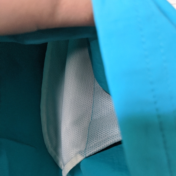 L.L. Bean Pull On Nylon Shorts Turquoise Large - Picture 7 of 7